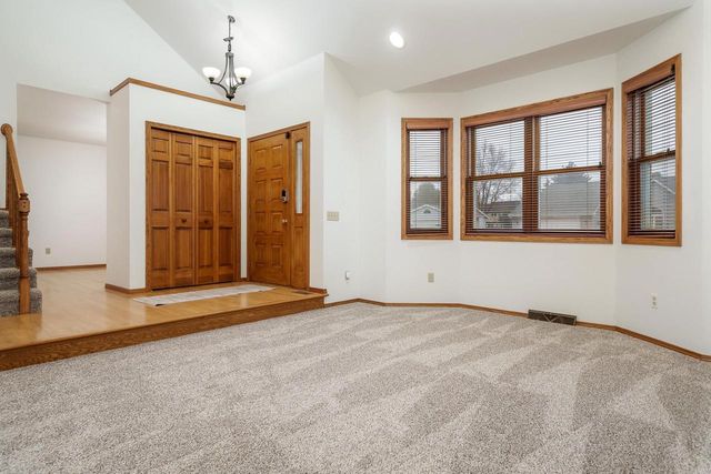 4013 Bordeaux Drive, Janesville, WI 53546