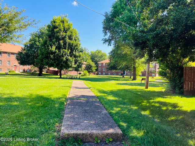 8127 Lake Ave APT A10, Louisville, KY 40222