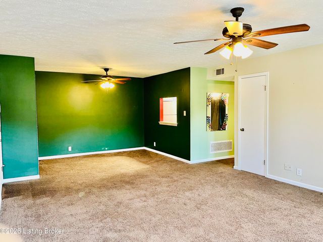 8127 Lake Ave APT A10, Louisville, KY 40222