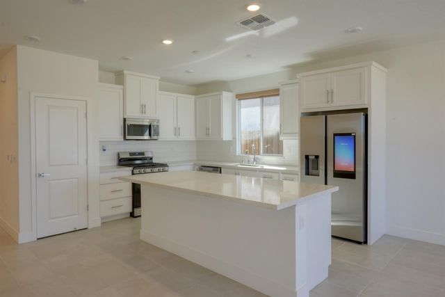 2109 Blossom Ranch, Patterson, CA 95363