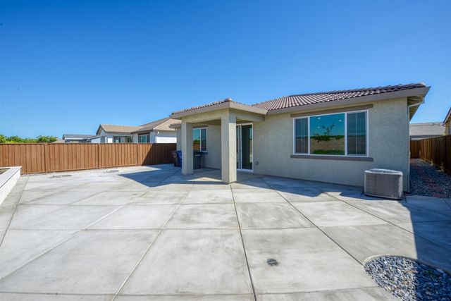 2109 Blossom Ranch, Patterson, CA 95363