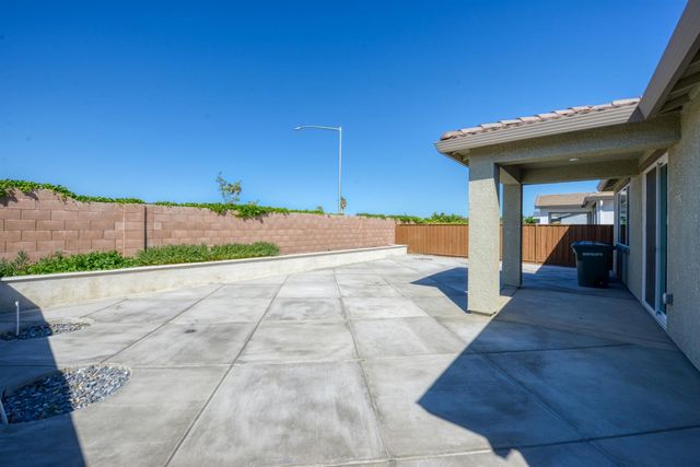 2109 Blossom Ranch, Patterson, CA 95363