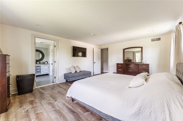 14 Northfield Gate, Pittsford, NY 14534