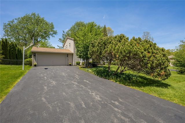 14 Northfield Gate, Pittsford, NY 14534
