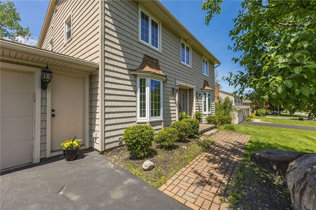 14 Northfield Gate, Pittsford, NY 14534