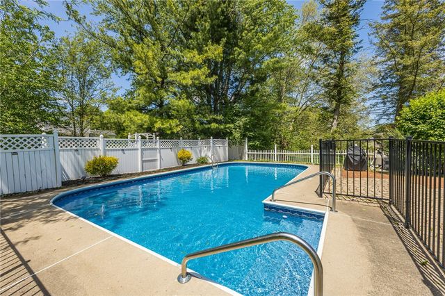 14 Northfield Gate, Pittsford, NY 14534