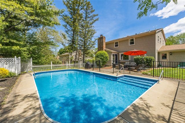 14 Northfield Gate, Pittsford, NY 14534