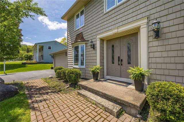 14 Northfield Gate, Pittsford, NY 14534