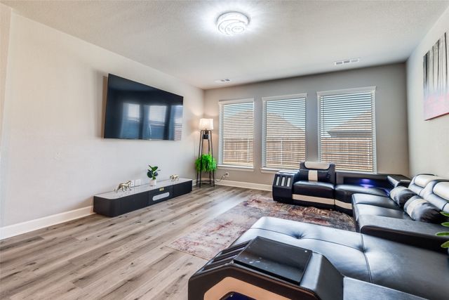 1284 Caprock Drive, Forney, TX 75126