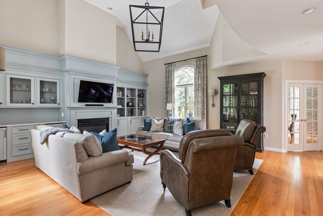 3 Bowker Road, Hopkinton, MA 01748