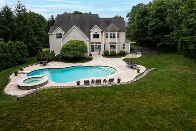 3 Bowker Road, Hopkinton, MA 01748