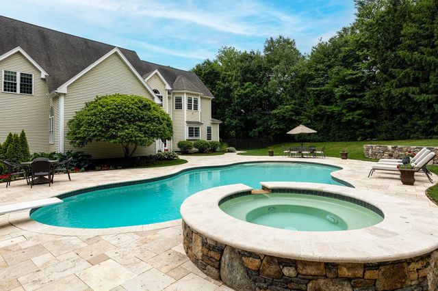 3 Bowker Road, Hopkinton, MA 01748