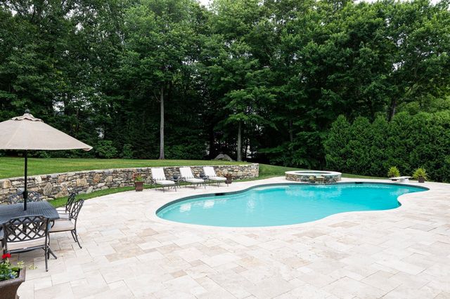 3 Bowker Road, Hopkinton, MA 01748