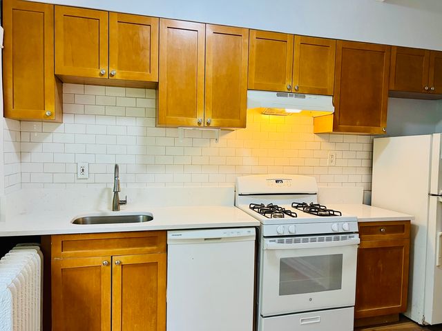 530 Highland Avenue 2F, Oak Park, IL 60304