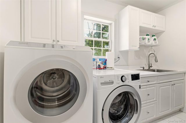 4 Peachtree Lane, Roslyn, NY 11576