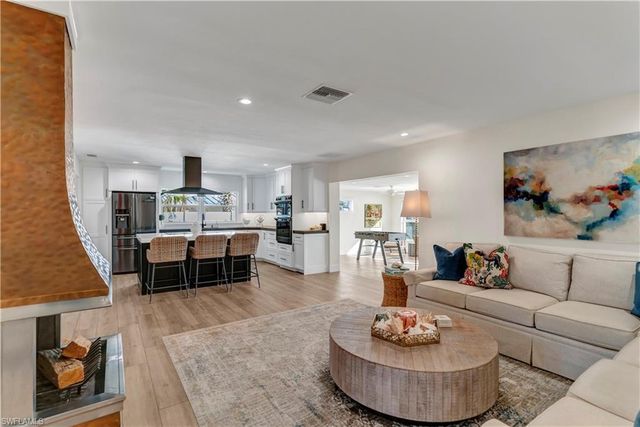 976 N Town And River DR, Fort Myers, FL 33919