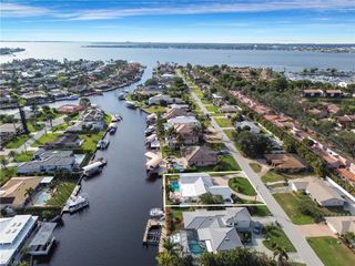 976 N Town And River DR, Fort Myers, FL 33919