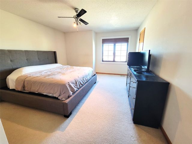 3023 E Cutler Avenue, Des Moines, IA 50320