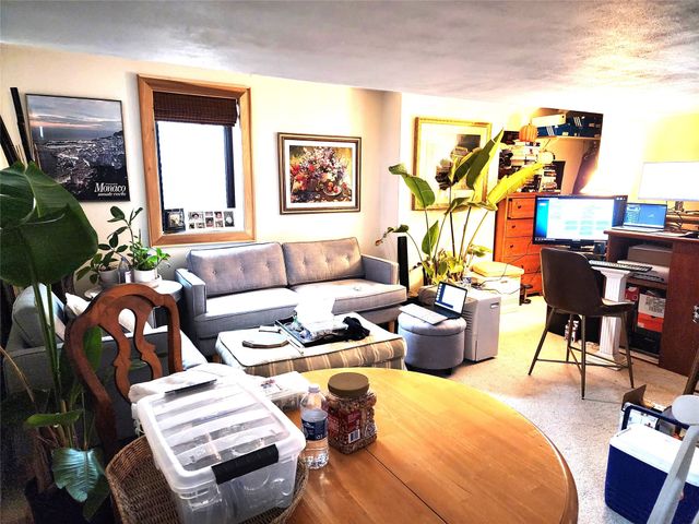 3023 E Cutler Avenue, Des Moines, IA 50320