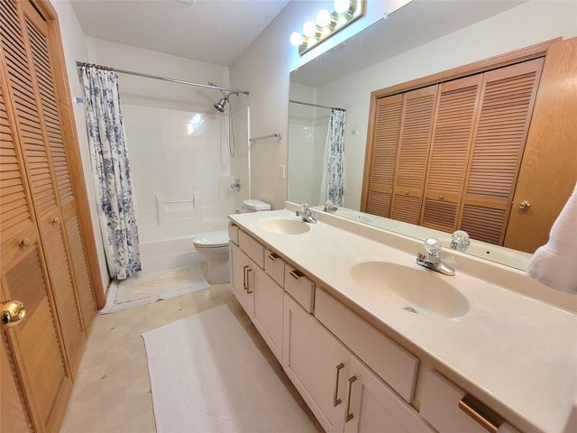 3023 E Cutler Avenue, Des Moines, IA 50320