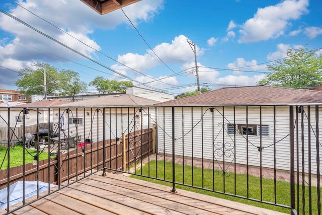4101 N Dickinson Avenue 1, Chicago, IL 60641