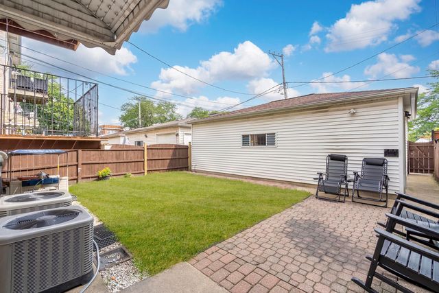 4101 N Dickinson Avenue 1, Chicago, IL 60641