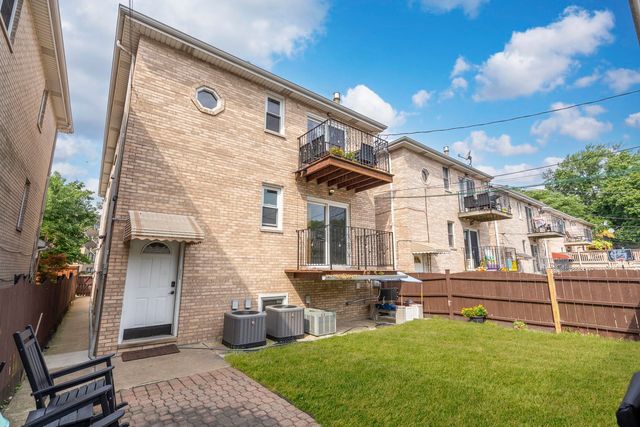 4101 N Dickinson Avenue 1, Chicago, IL 60641