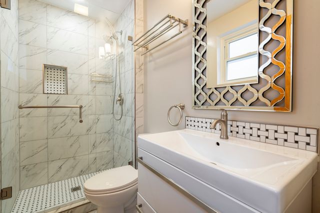 4101 N Dickinson Avenue 1, Chicago, IL 60641