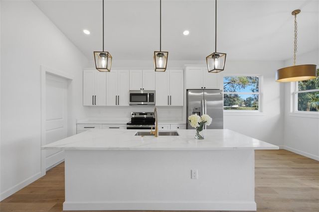 1505 E LAURA STREET, Plant City, FL 33563