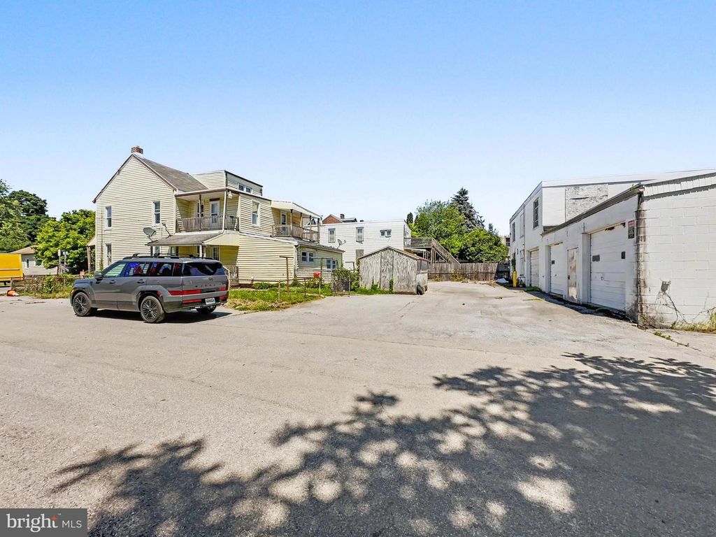Image 4 of property listing at 522-526 BOUNDARY E, York, PA 17403