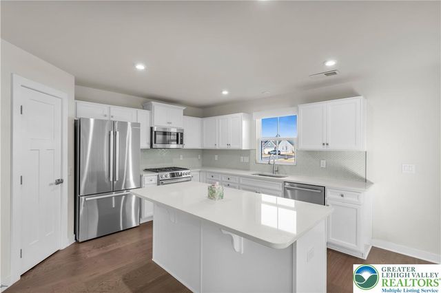 4214 Mimosa Lane, Whitehall Twp, PA 18052