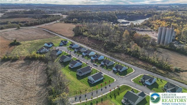 4214 Mimosa Lane, Whitehall Twp, PA 18052