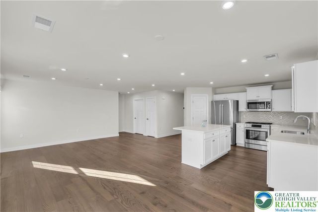 4214 Mimosa Lane, Whitehall Twp, PA 18052