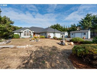 89523 MANION Dr, Warrenton, OR 97146