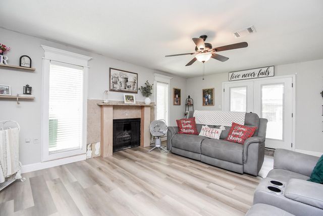 1801 Buchanan Street, Pasadena, TX 77502
