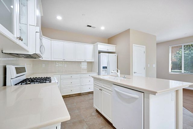 3270 Alps Lane, Clovis, CA 93619