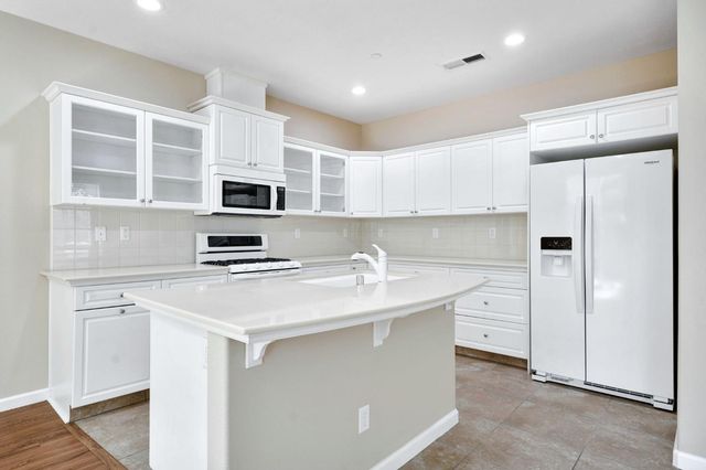 3270 Alps Lane, Clovis, CA 93619