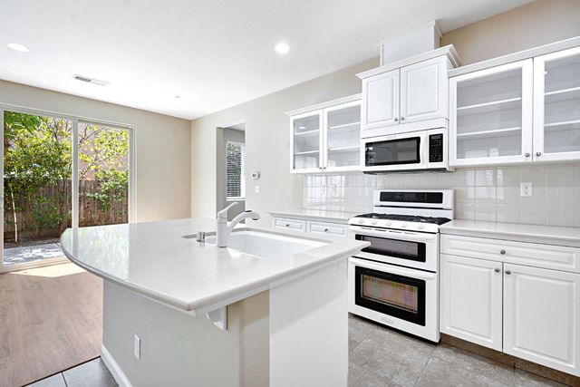 3270 Alps Lane, Clovis, CA 93619