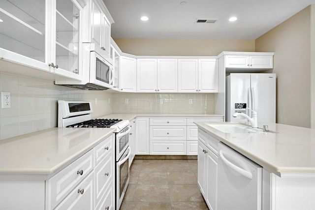 3270 Alps Lane, Clovis, CA 93619