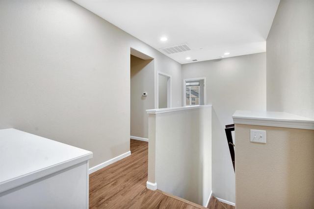 3270 Alps Lane, Clovis, CA 93619