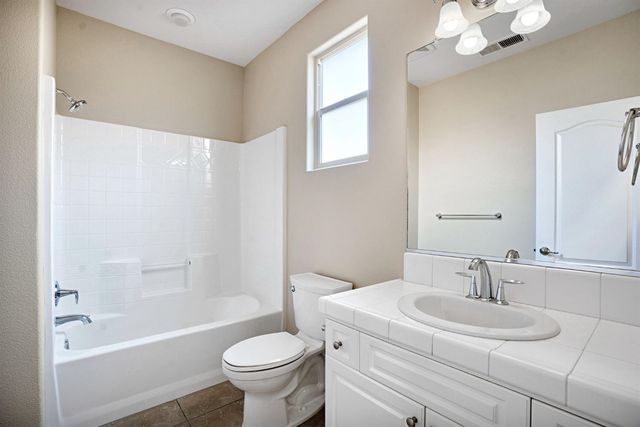 3270 Alps Lane, Clovis, CA 93619