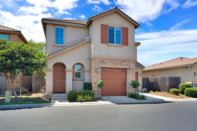 3270 Alps Lane, Clovis, CA 93619