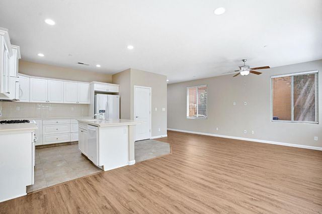 3270 Alps Lane, Clovis, CA 93619