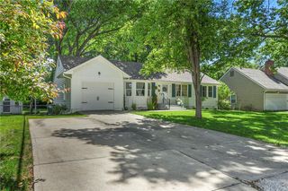8735 Foster Lane, Overland Park, KS 66212