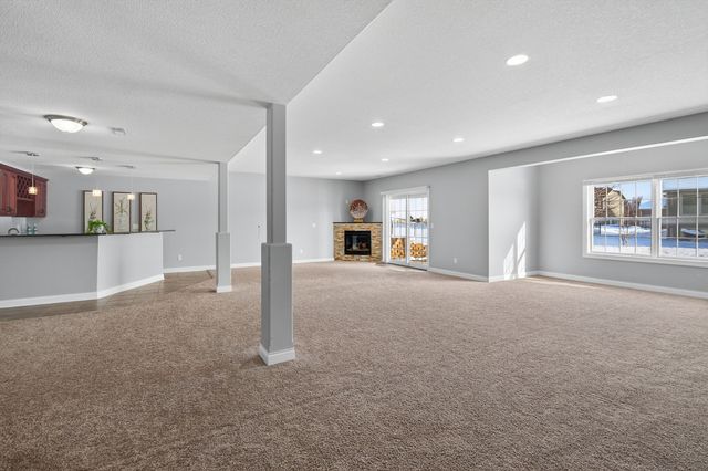 4111 140th Street, Urbandale, IA 50323