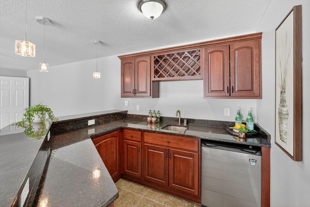 4111 140th Street, Urbandale, IA 50323