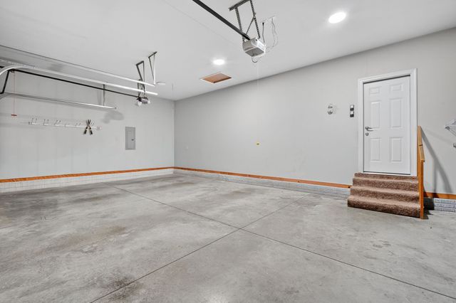 4111 140th Street, Urbandale, IA 50323