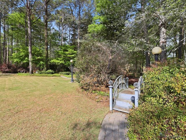 655 Horseshoe Curve, Pike Road, AL 36064