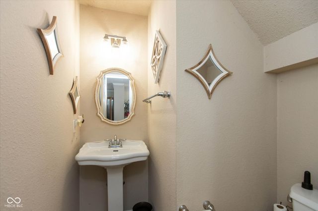 12717 E 131st Street, Fishers, IN 46037