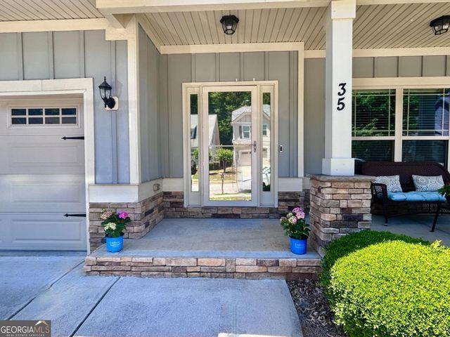 35 Seabiscuit Court, Newnan, GA 30263
